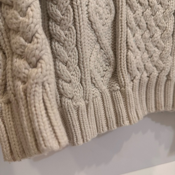GAP Ivory Cable Knit Sweater - Picture 3 of 4